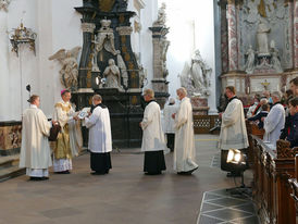 Diakonenweihe im Fuldaer Dom (Foto: Karl-Franz Thiede)